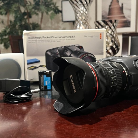 Blackmagic 6k Camera + Canon EF 24-105 F/2.8L 1:4 + 2 Batteries - Picture 8 of 11